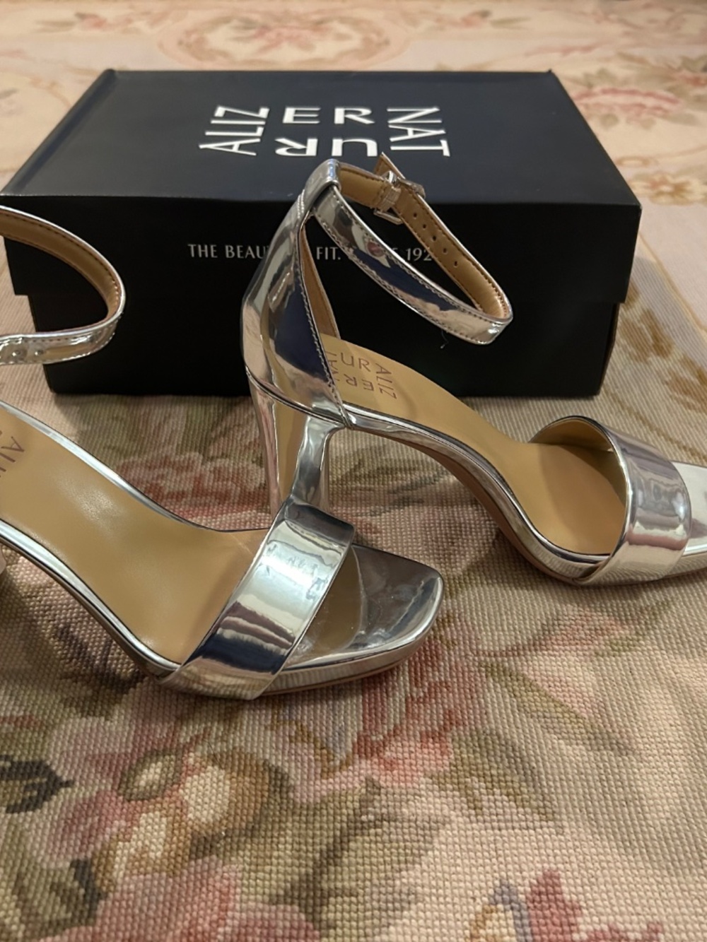 Naturalizer Silver Heels - Picture 3 of 4